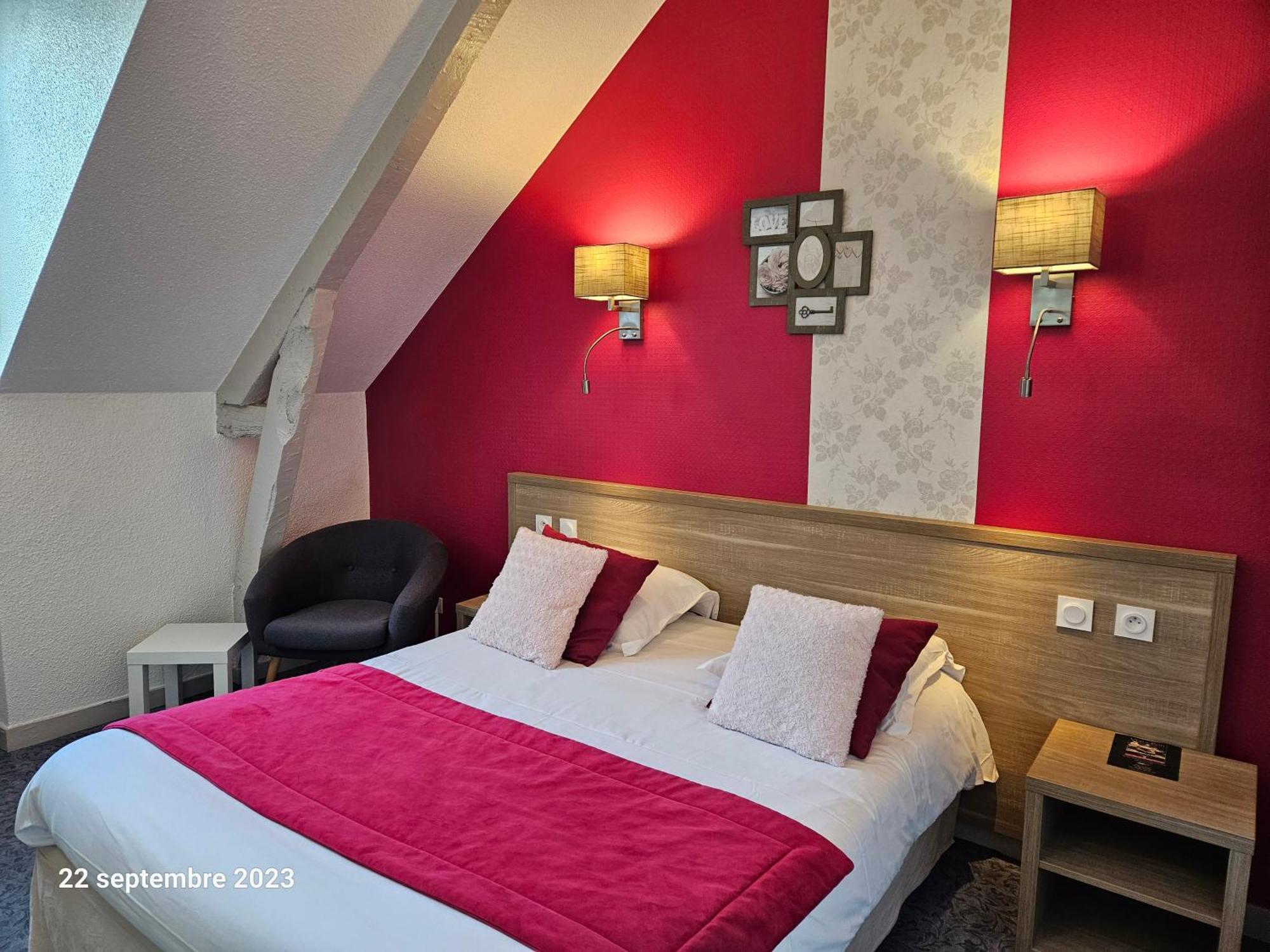 Hotel Le Rohan Charme Et Caractere Pontivy Esterno foto
